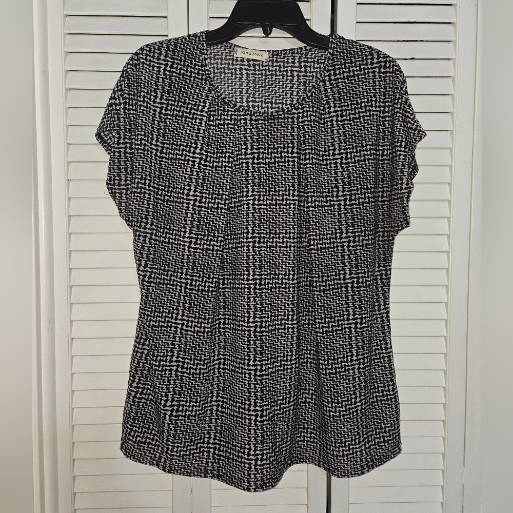 Jon & Anna Women's XL Black and White Patterned Top